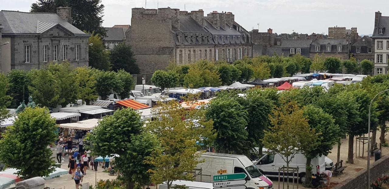 Les Appartements Du Marche Dinan Zewnętrze zdjęcie