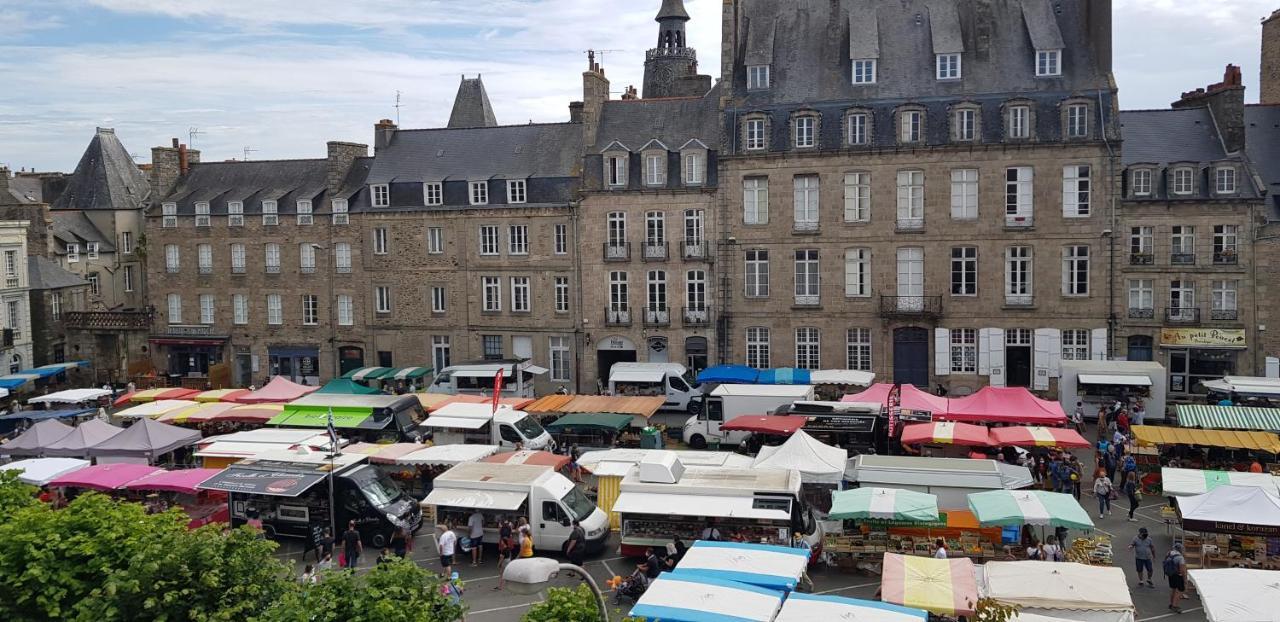 Les Appartements Du Marche Dinan Zewnętrze zdjęcie